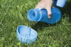 Beeztees Aventura Draagbare Drinkset - Hond - Blauw - 23 Cm -Hondenbenodigdheden Web 0650131 sfeer1