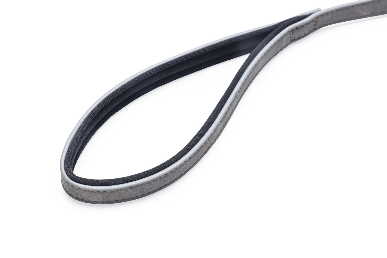 Beeztees Balacron Ax - Hondenriem - Kunstleer - Grijs - 100 Cm X 15 Mm 4 Beeztees Balacron Ax - Hondenriem - Kunstleer - Grijs - 100 Cm X 15 Mm - Afbeelding 2